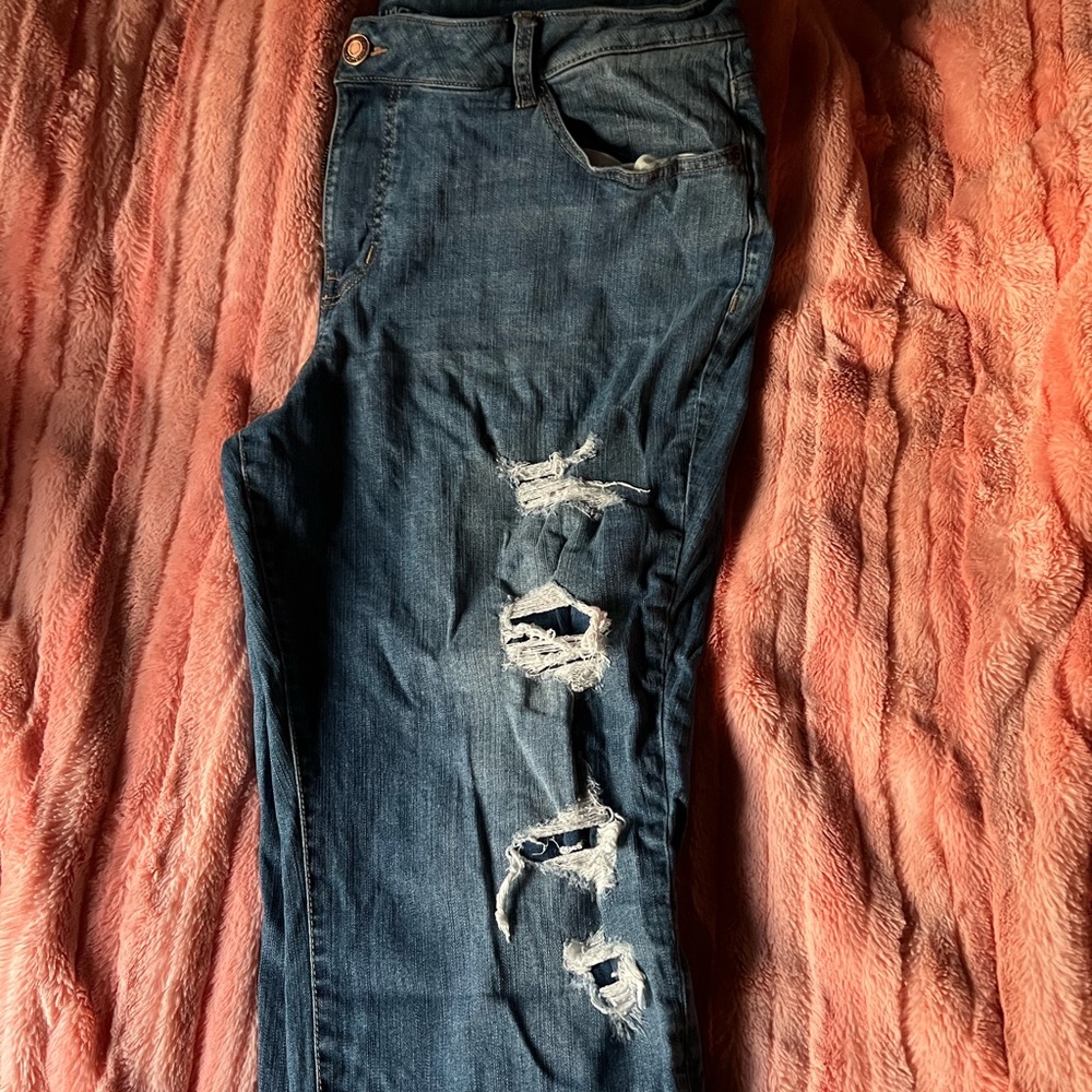 Maurice’s denim Capri, size 22W, good used condition.